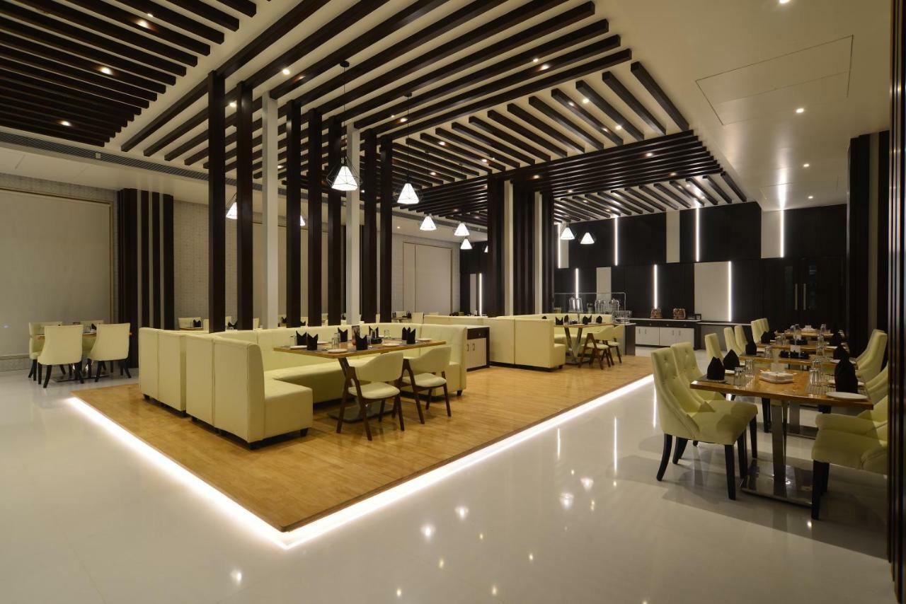 Jp科利亚德酒店-Othpl Dhule 外观 照片